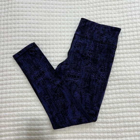 Kirkland Signature Purple Snake Print Leggings - Picture 2 of 9